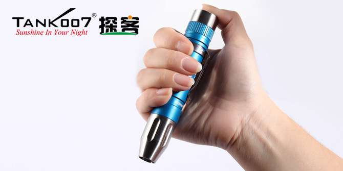 新手收藏家必用珠寶玉石鑒定工具——TANK007照玉手電筒!